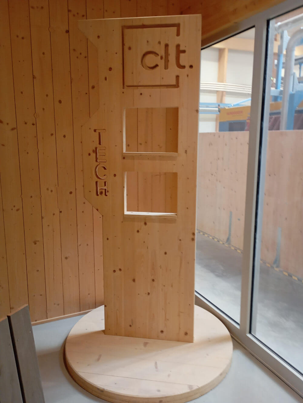 CLT Holzbau Freiburg Bild 1